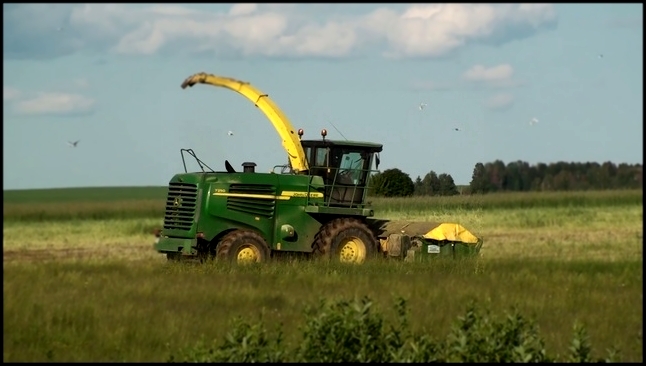 JOHN DEERE 7250 и KAMAZ,заготовка силоса. 