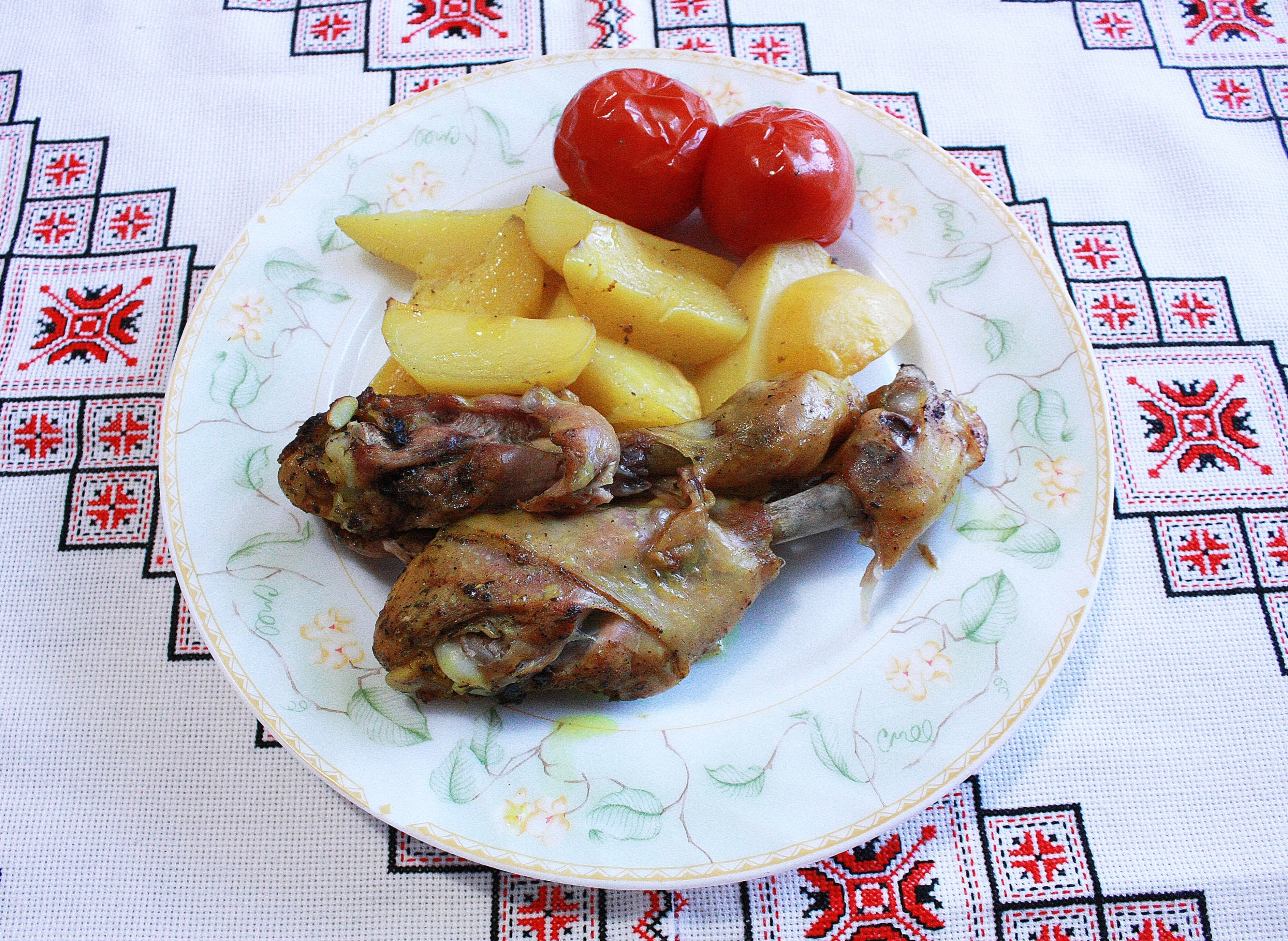 Курица в духовке с картошкой в рукаве Курка в духовці з картоплею Окорочка в духовке и рукаве 