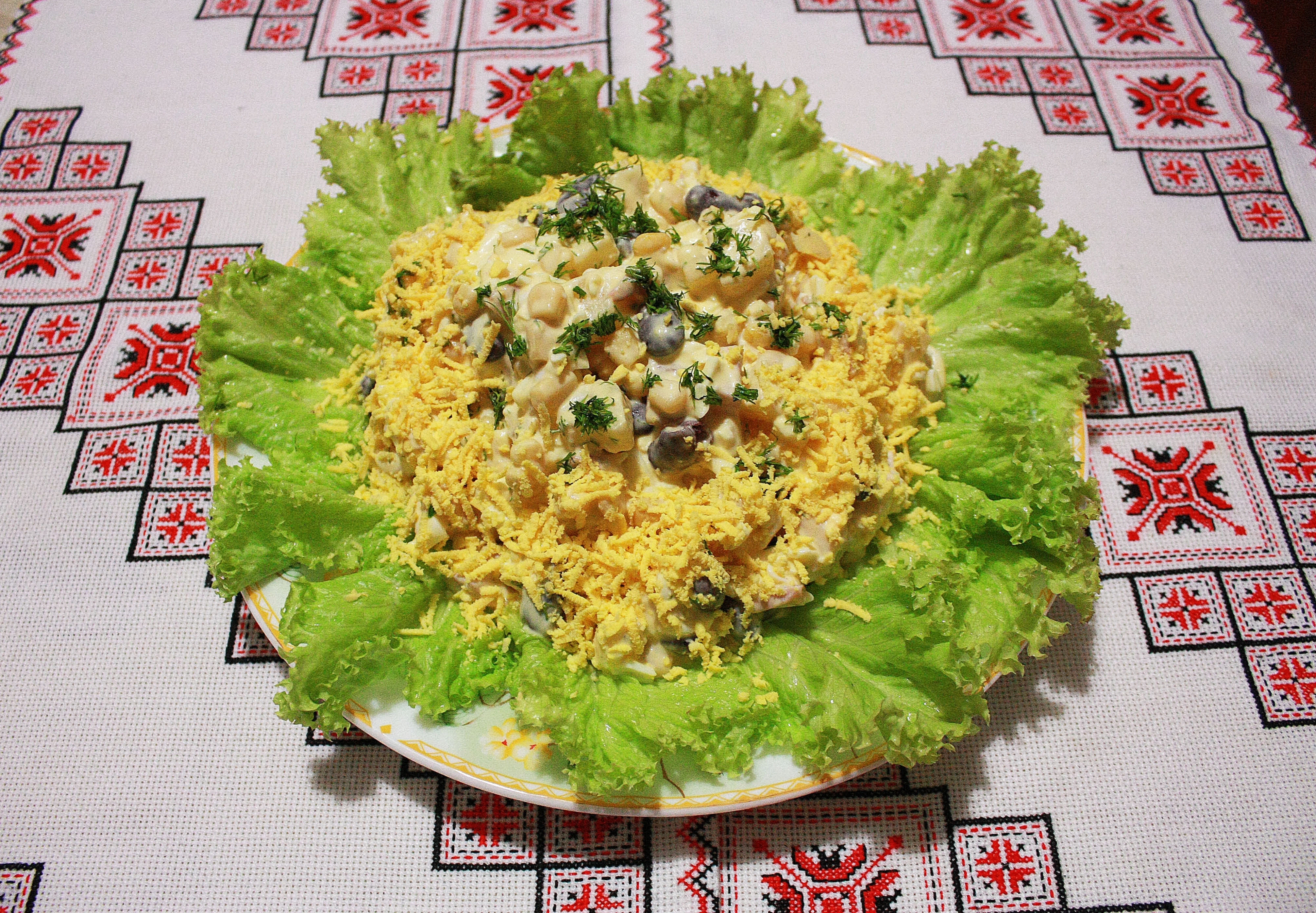 Салат рецепт с фасолью,ананасами,кукурузой и ветчиной просто и быстро рецепты салатов готовим дома 