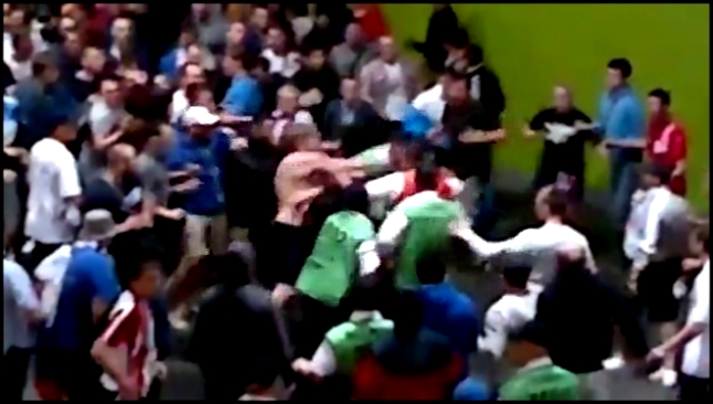 Российские болельщики избили стюардов на матче Евро-2012 - видеоклип на песню