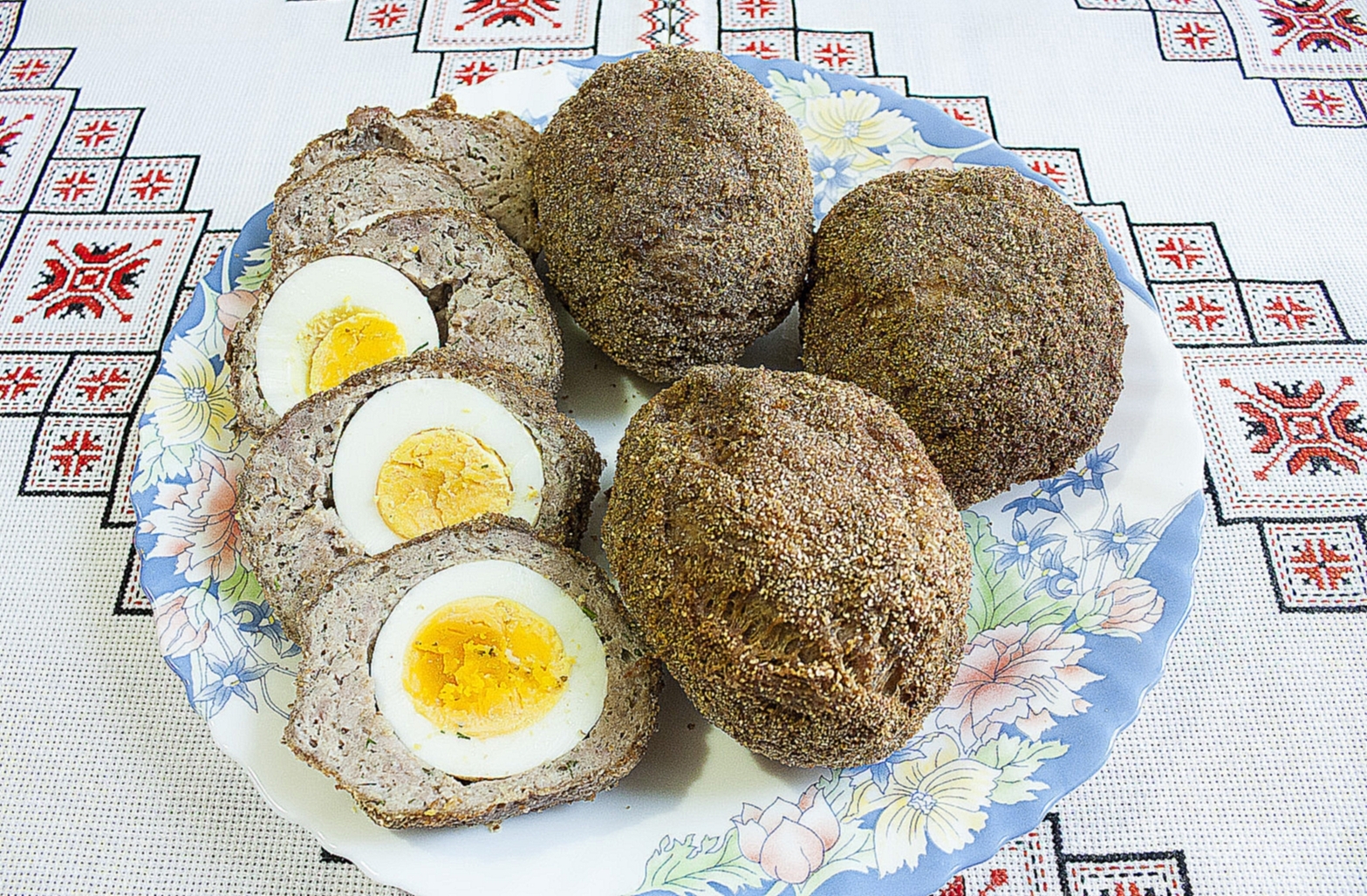 Яйца ПО-ШОТЛАНДСКИ Мясные рулетики с яйцом-простая закуска Яйця ПО-ШОТЛАНДСКИ Мясні рулетики з яйцем