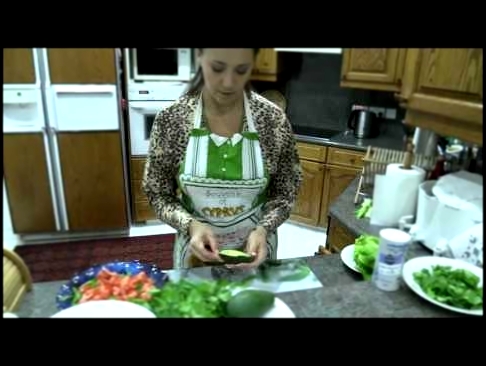 Рецепт легкого сыроедческого салата 