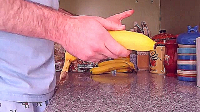 Как чистить банан 