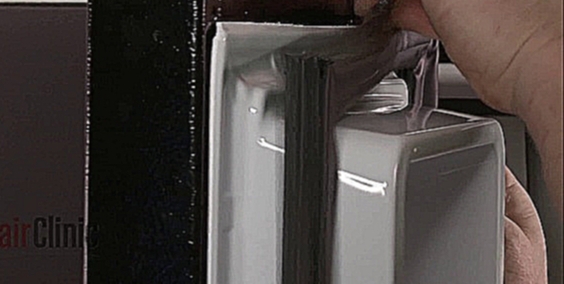 Замена уплотнительной прокладки двери морозилки  в холодильнике Whirlpool side-by-side 