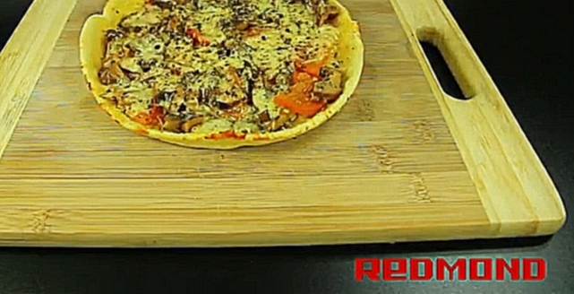 Пицца с грибами мультиварка Redmond RMC-M4502  