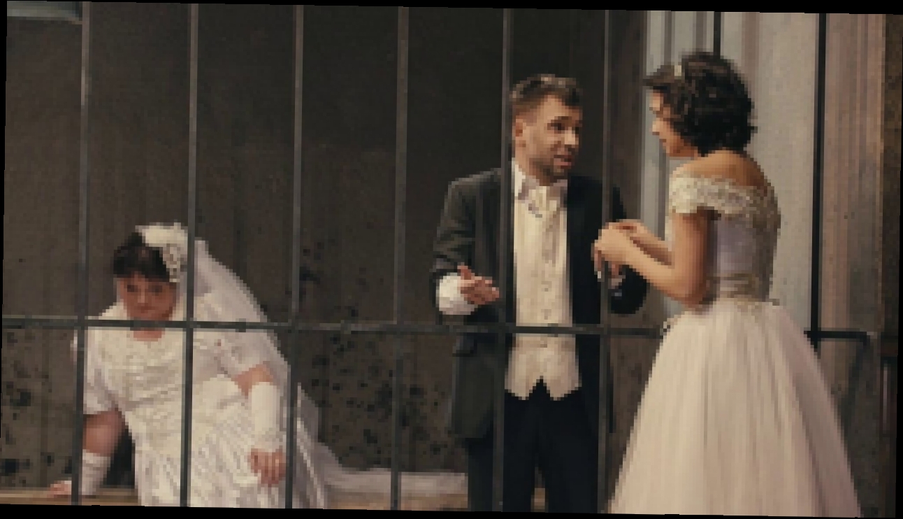 Однажды в России: Жених и невеста в полиции - видеоклип на песню