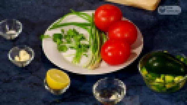 GVM000139-256 Салат овощной с кускусом и салат с авокадо 