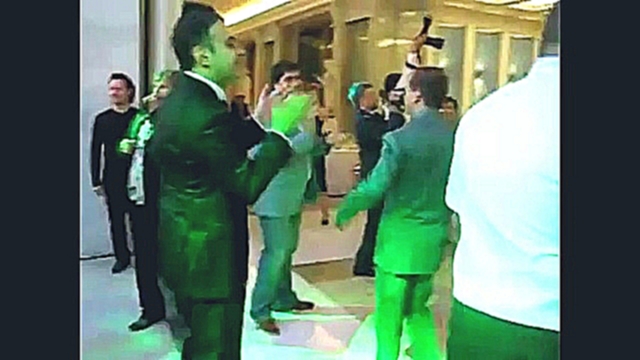 Медведев, Ельцин, Обама и другие танцуют, disco boy - видеоклип на песню
