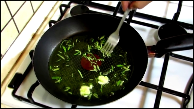 Витые булочки с чесноком и розмарином 