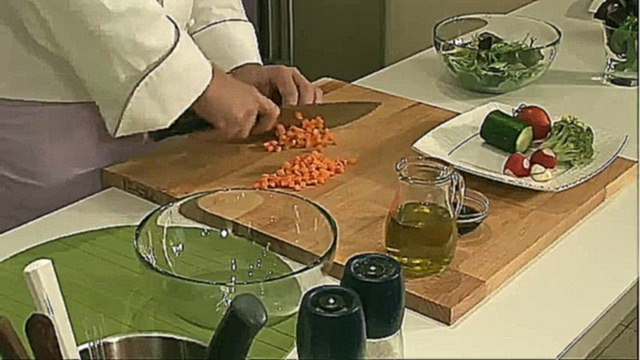 Как приготовить салат из маринованных овощей 