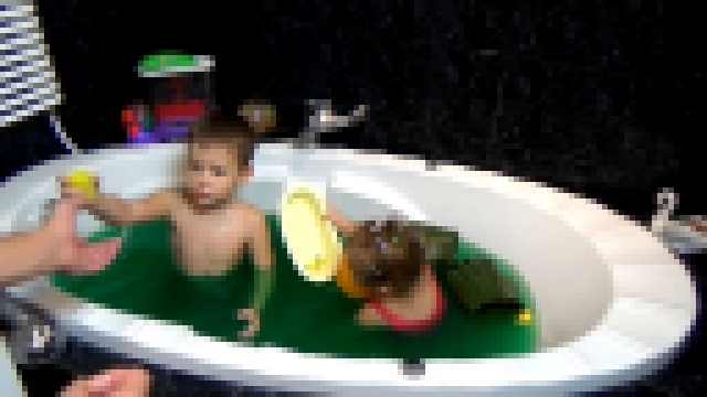 Ванная Лизун растим слизь в ванной ищем сюрпризы и лизуны Squishy Slime Baff toy 