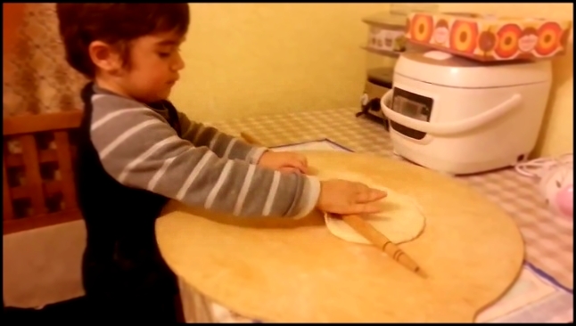 Будущий мастер хачапури и шаурмы ) 
