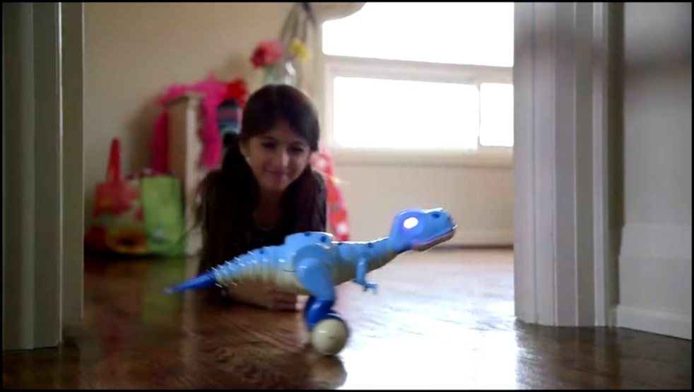Интерактивная игрушка Дино Зумер (Dino Zoomer) Динозавр  - видеоклип на песню