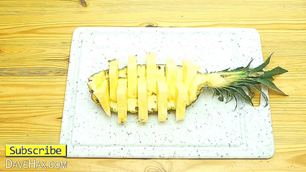 Как нарезать ананас за 30 секунд 