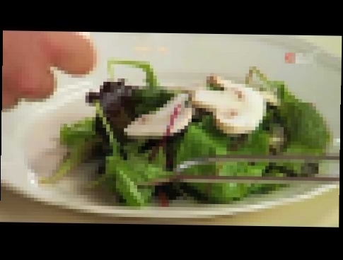 Салат из салатных листьев - Микс-салат по-французски / от шеф-повара / Илья Лазерсон / Мировой повар 