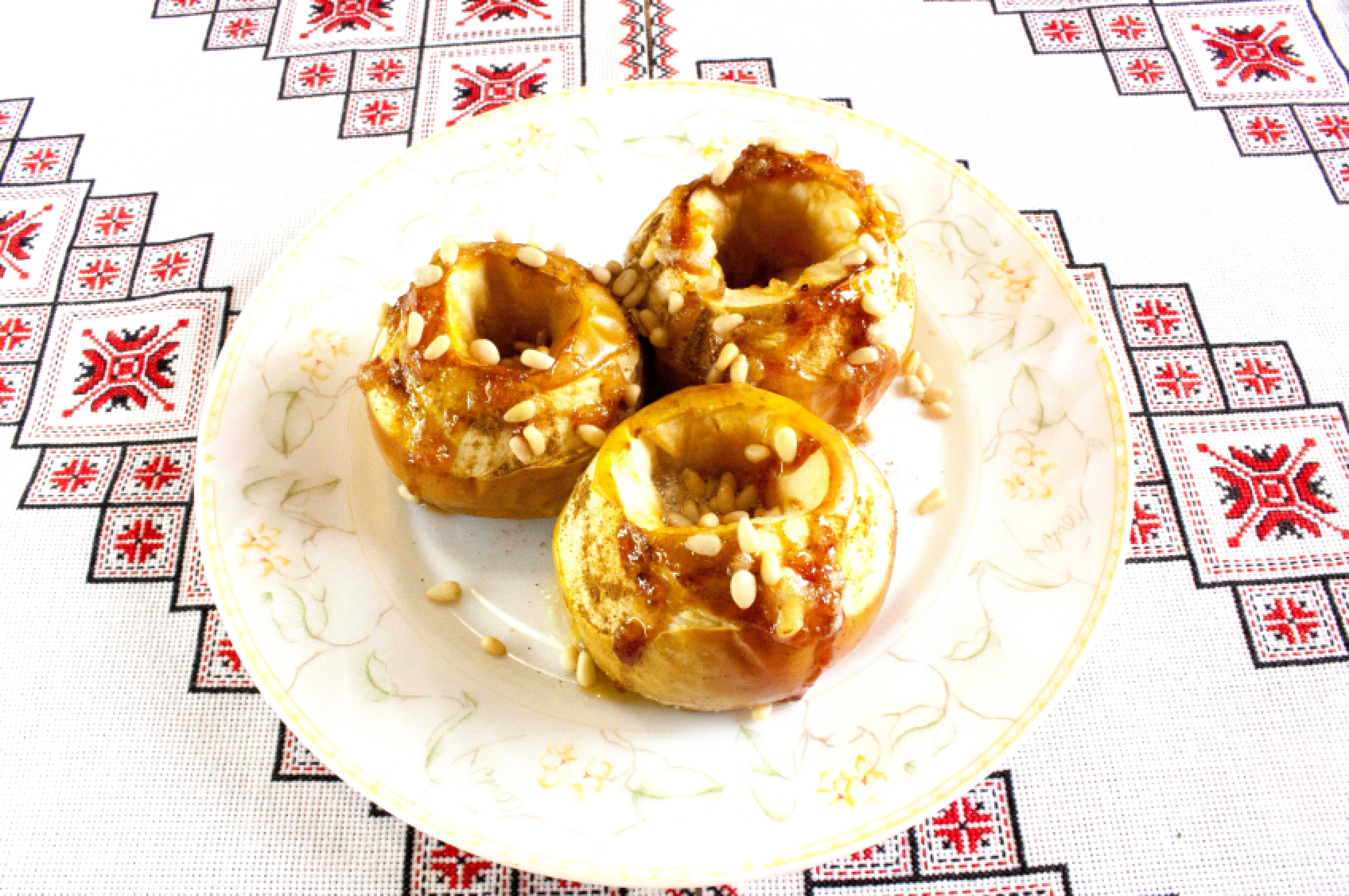 Печеные яблоки с медом в духовке Яблоки печеные с корицей и медом Печені яблука рецепт з медом 