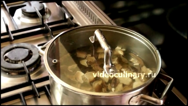 Как приготовить суп из сушеных грибов с лапшой 