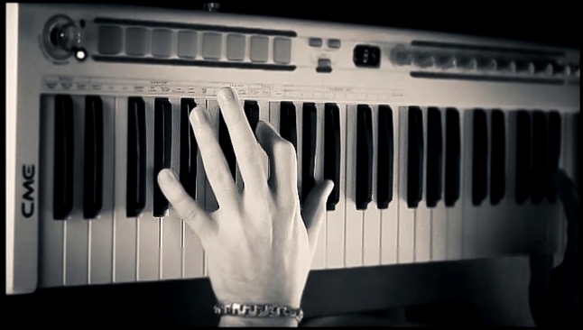 Ellie Goulding - Love Me Like You do (piano cover version Semi)  - видеоклип на песню