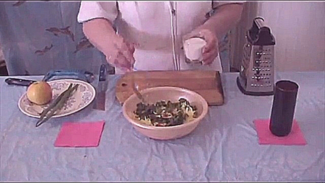 Салат из моркови, яблока, зеленого лука 