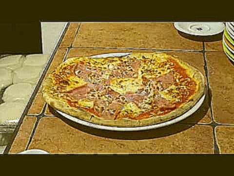 Итальянская пицца,  в итальянской пиццерии Arte Sano. Торревьеха, Испания 