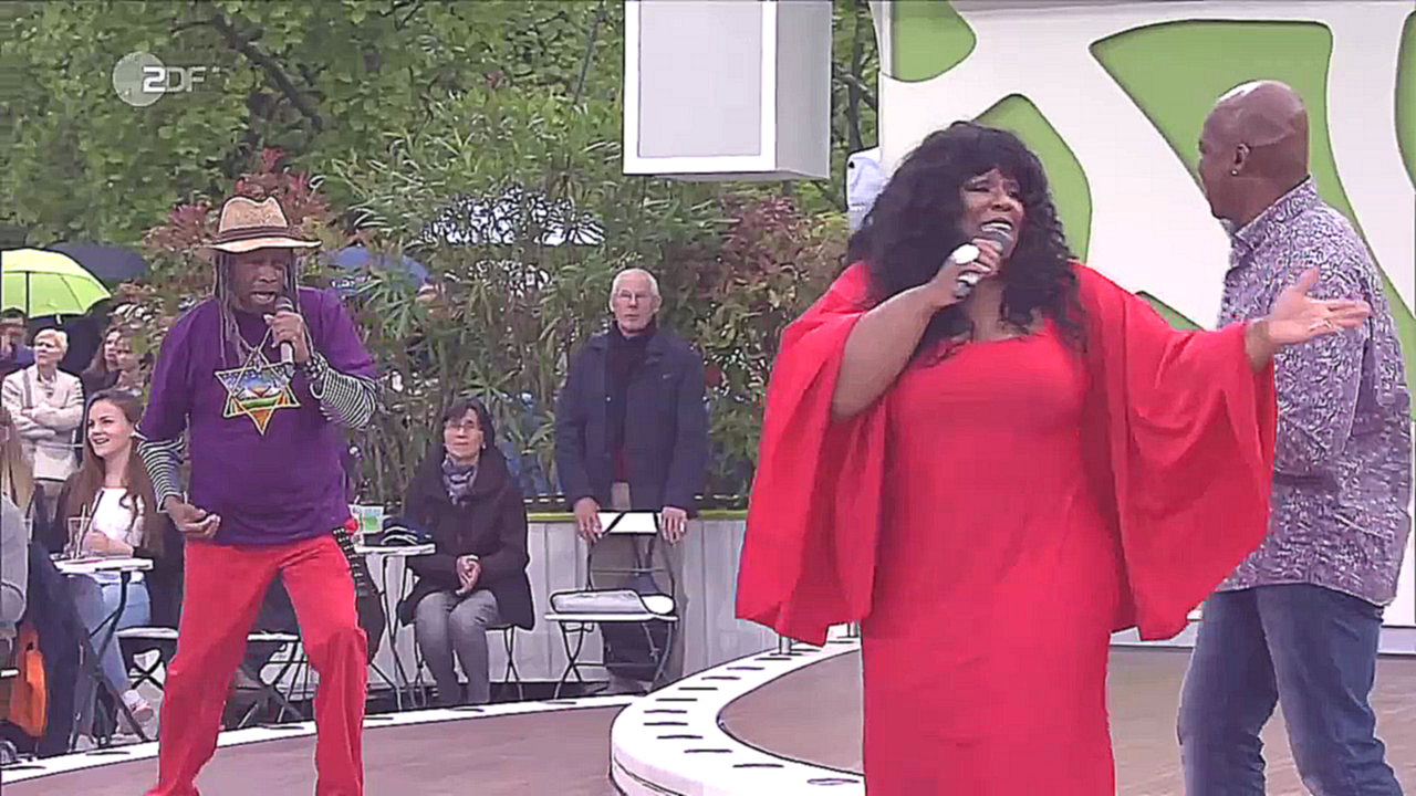 Seer & Tne Les Humphries Singers - Fesch-Cool (ZDF-Fernsehgarten 07.05.2017) - видеоклип на песню