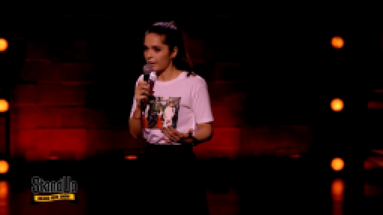 Stand Up: Юля Ахмедова - Комплименты девушкам и мужчинам - видеоклип на песню