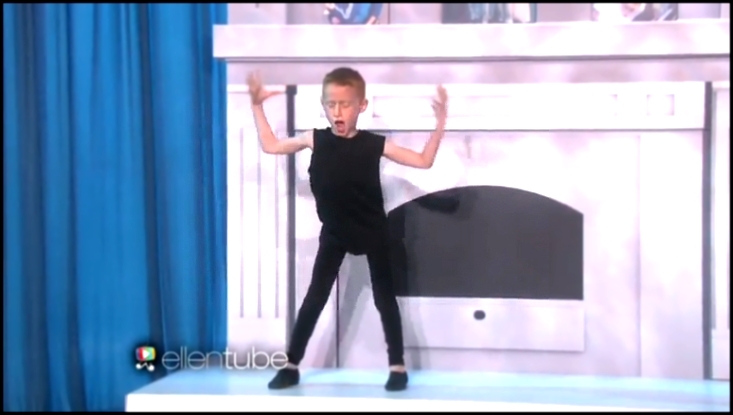 Семилетний малыш покарил зрителей телешоу своим танцем под песню Тейлор Свифт — «Shake It Off». - видеоклип на песню