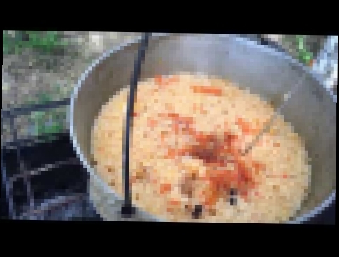 Плов с курицей на костре без добавления лука 