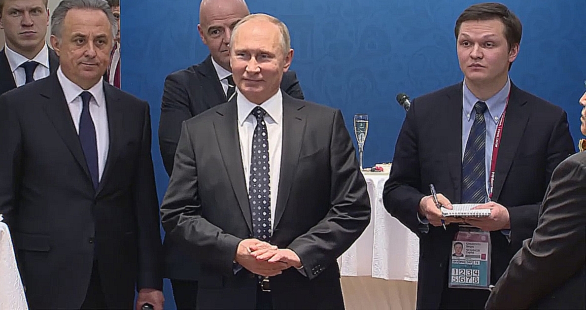 Путин встретился со звездами мирового футбола / Russian President Putin meets with football stars - видеоклип на песню