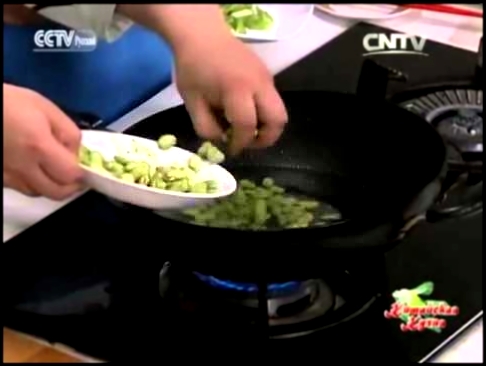 Жареная момордика с курицей 