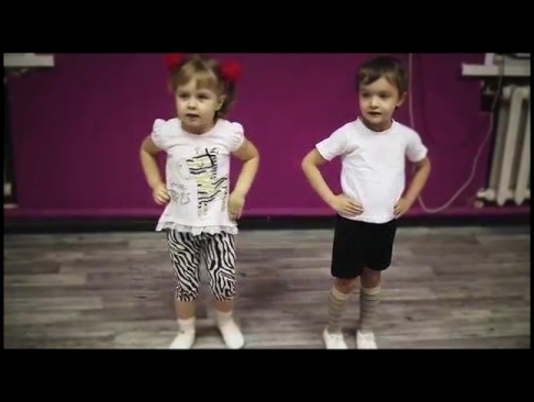 Танцевальное упражнение по методике Екатерины Железновой "Гимнастика с мамой"- Мы ногами топ-топ-топ - видеоклип на песню