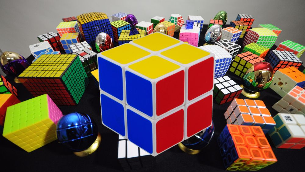 Неизвестен клип про кубик рубика. Научись собирать