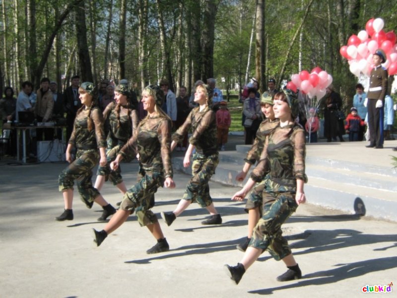 Солдат Идёт солдат по городу