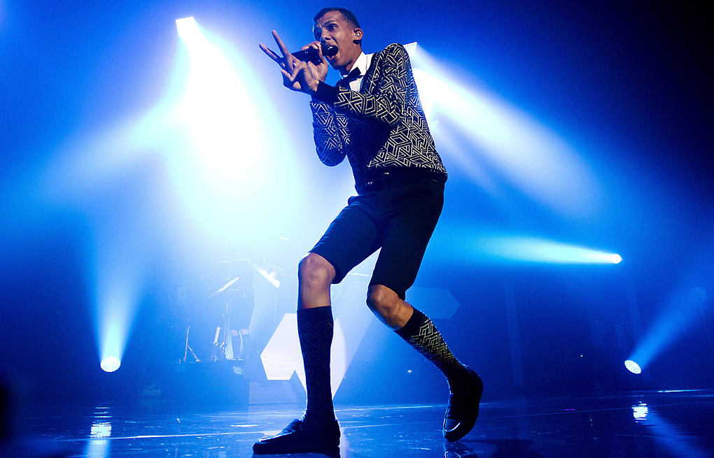 Stromae Alone on dance http//vonlaine.net/