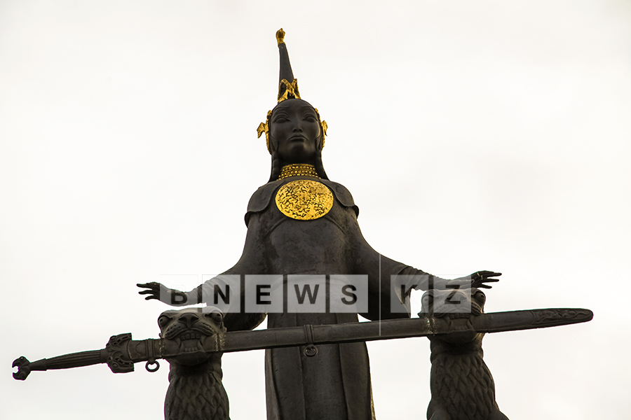 Ведьмак (К4) Преклони Колено пред Статуей Владычицы